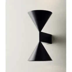 Pholc Apollo 24 vägglampa, Darkest hour