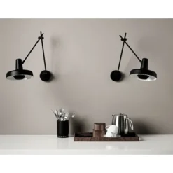 Grupa Arigato vägglampa, svart 70cm