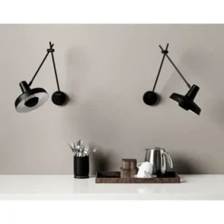 Grupa Arigato vägglampa, svart 70cm