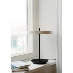 Umage Asteria bordslampa Pearl White/black