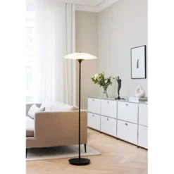 Halo Design BARONI Golvlampa Ø46 Opal/Svart