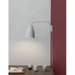 Fritz Hansen Caravaggio Read vägglampa, mattgrå 33,8cm