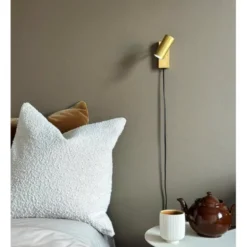 Belid Cato vägglampa Borstad rå mässing