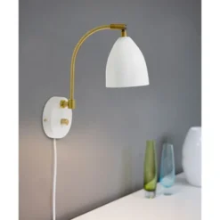 Belid Deluxe vägglampa LED, mattvit/mässing 22cm