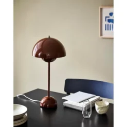 &tradition Flowerpot VP3 bordslampa, senapsgul 50cm