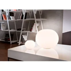 FLOS Glo-ball Basic zero bordslampa, opalglas 19cm