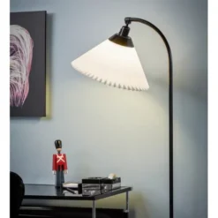 Le Klint 368 golvlampa, svart 142cm