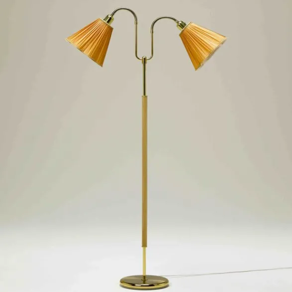 Armaturhantverk Gripsholm golvlampa, mässing/bok 145cm
