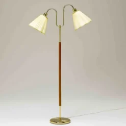 Armaturhantverk Gripsholm golvlampa, mässing/körsbär 145cm