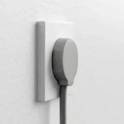 lampsladdar.se Grå väggkontakt, sidoingång, jordad