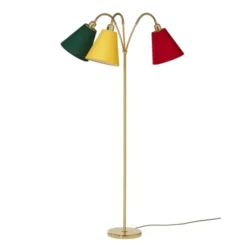 Armaturhantverk Haga golvlampa trearmad, mässing 140cm