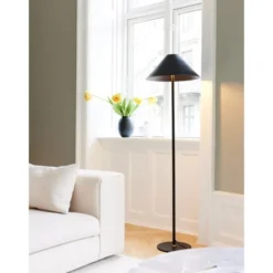 Halo Design Hygge golvlampa Ø40 Graphit svart
