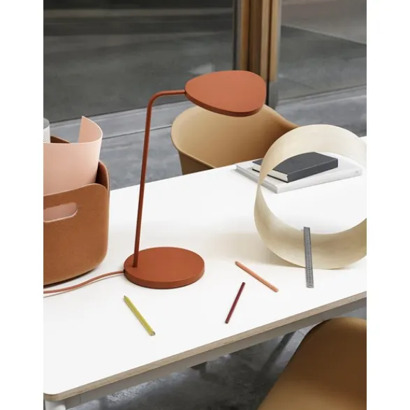 Muuto Leaf bordslampa, koppar 41,5cm