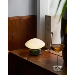 &tradition Mist Portabel bordslampa AP21 Grigio Caldo base Opal Glass