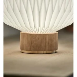 Le Klint Model 375 bordslampa medium, vit/ek