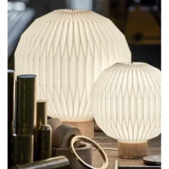 Le Klint Model 375 bordslampa small, vit/ek