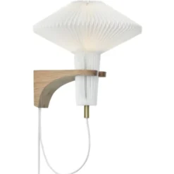 Le Klint Model 204 vägglampa, vit/ek