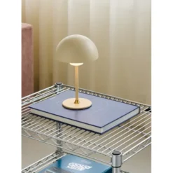 Halo Design Moon Light bordslampa Creme