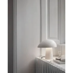 Fritz Hansen Night Owl bordslampa, Smokey white