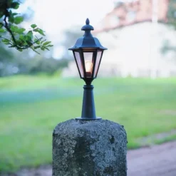 Konstsmide Pallas trädgårdslykta ex stolpe, svart