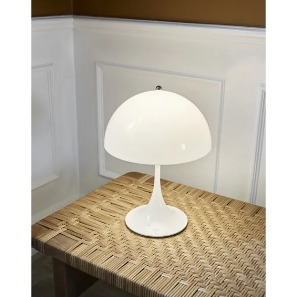 Louis Poulsen Panthella 250 portabelbordslampa, opal