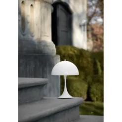 Louis Poulsen Panthella 250 portabelbordslampa, opal