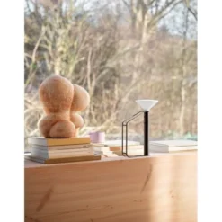 Muuto Piton portabel bordslampa Black