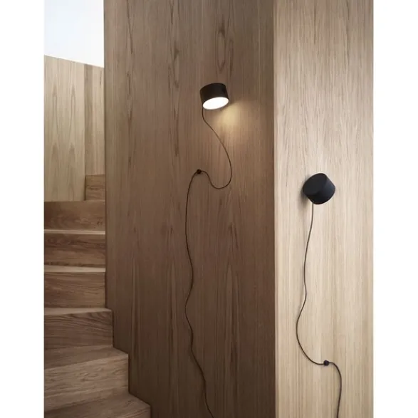 Muuto POST vägglampa, svart