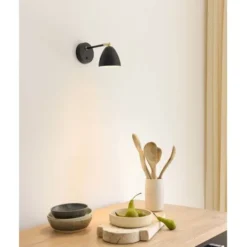 Halo Design Room Vägglampa Svart - mässing