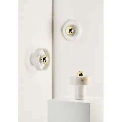 Tom Dixon Stone vägglampa LED, vit marmor/mässing