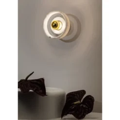 Tom Dixon Stone vägglampa LED, vit marmor/mässing