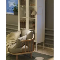 Örsjö Belysning Streck golvlampa, varmgrå/mässing