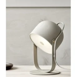Co Bankeryd Svejk 18 bordslampa, beige