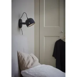 Co Bankeryd Svejk 13 vägglampa, svart