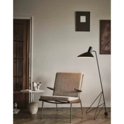 &tradition Tripod HM8 golvlampa, svart 134cm