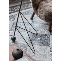 &tradition Tripod HM8 golvlampa, svart 134cm