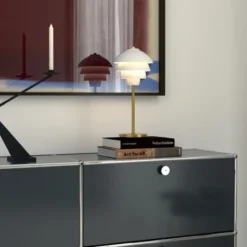 Belid Valencia bordslampa flat vit/mässing