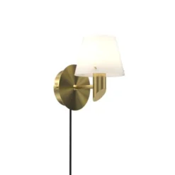 Herstal Vägglampa Gil satin brass/opal glas